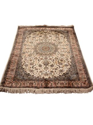 Kashmiri Kashan Silk carpet 4ft x 6 ft
